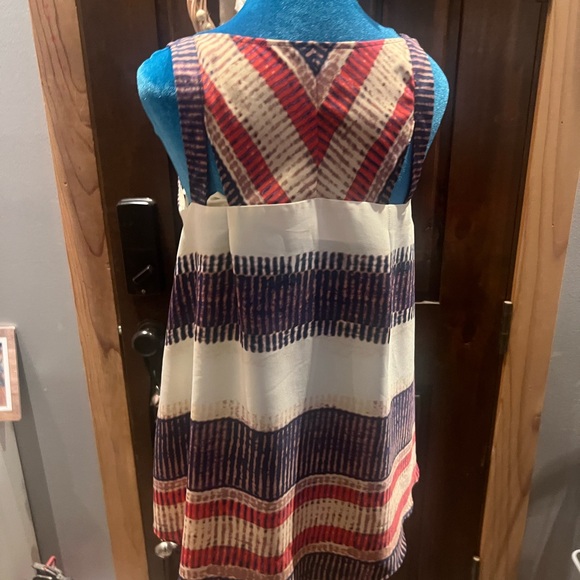 100%polyester - Picture 2 of 2